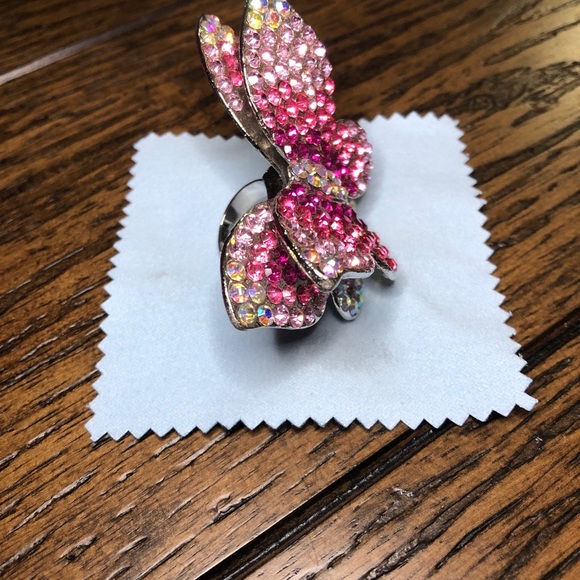 Large Swarovski Crystal Butterfly Ring 6+ - Picture 5 of 7
